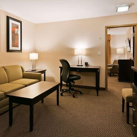 Best Western Bonnyville Inn & Suites Екстер'єр фото