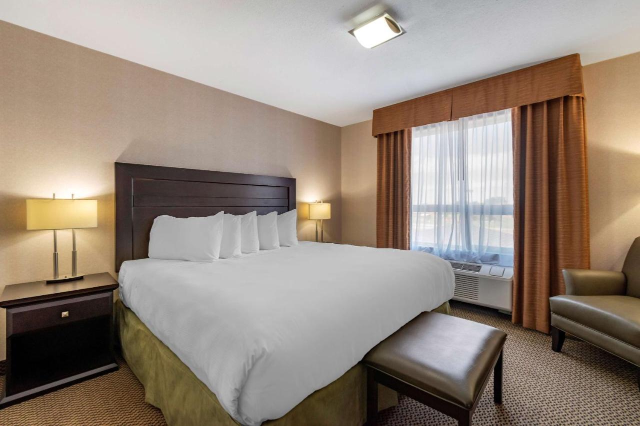 Best Western Bonnyville Inn & Suites Екстер'єр фото