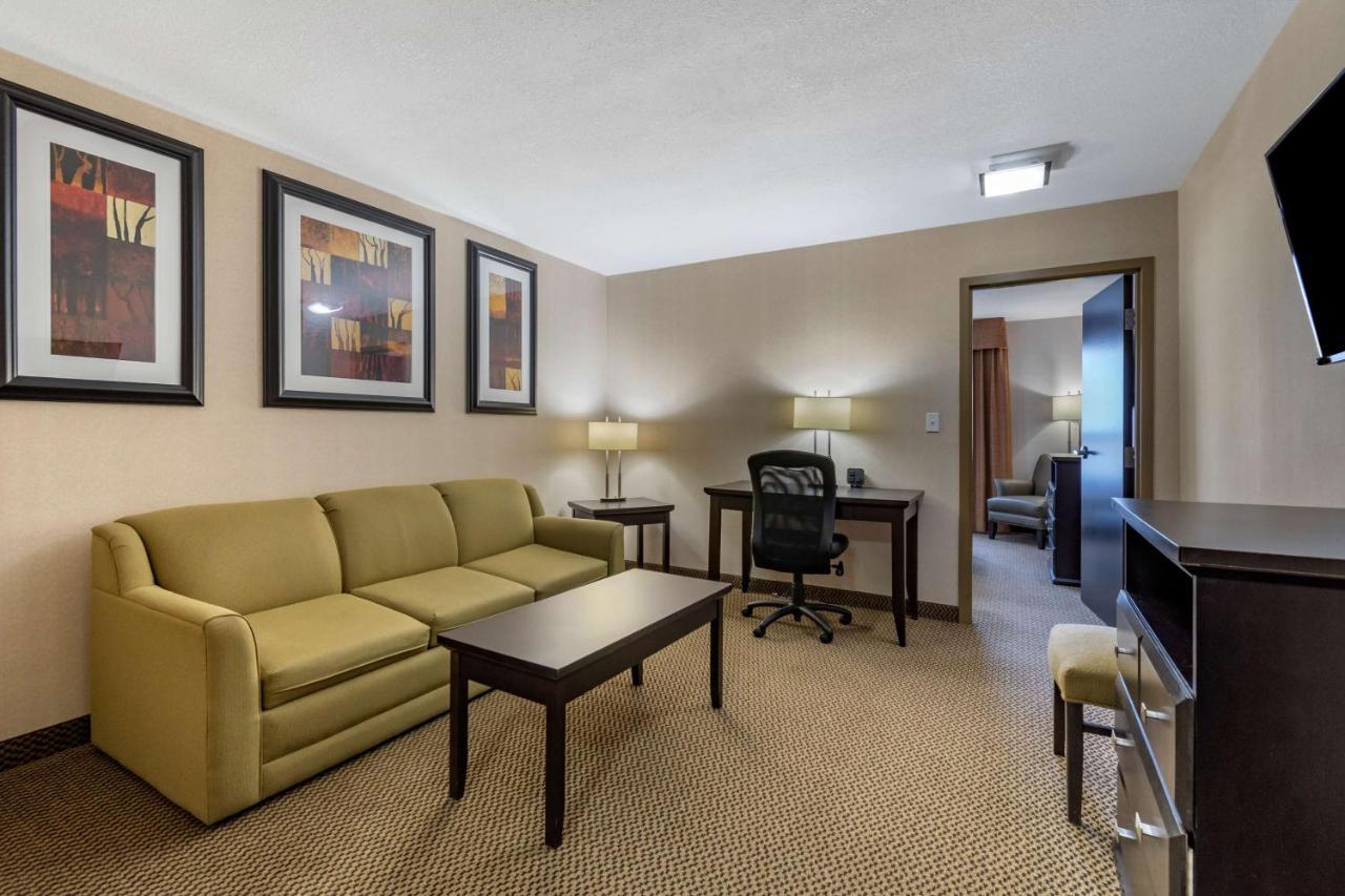 Best Western Bonnyville Inn & Suites Екстер'єр фото