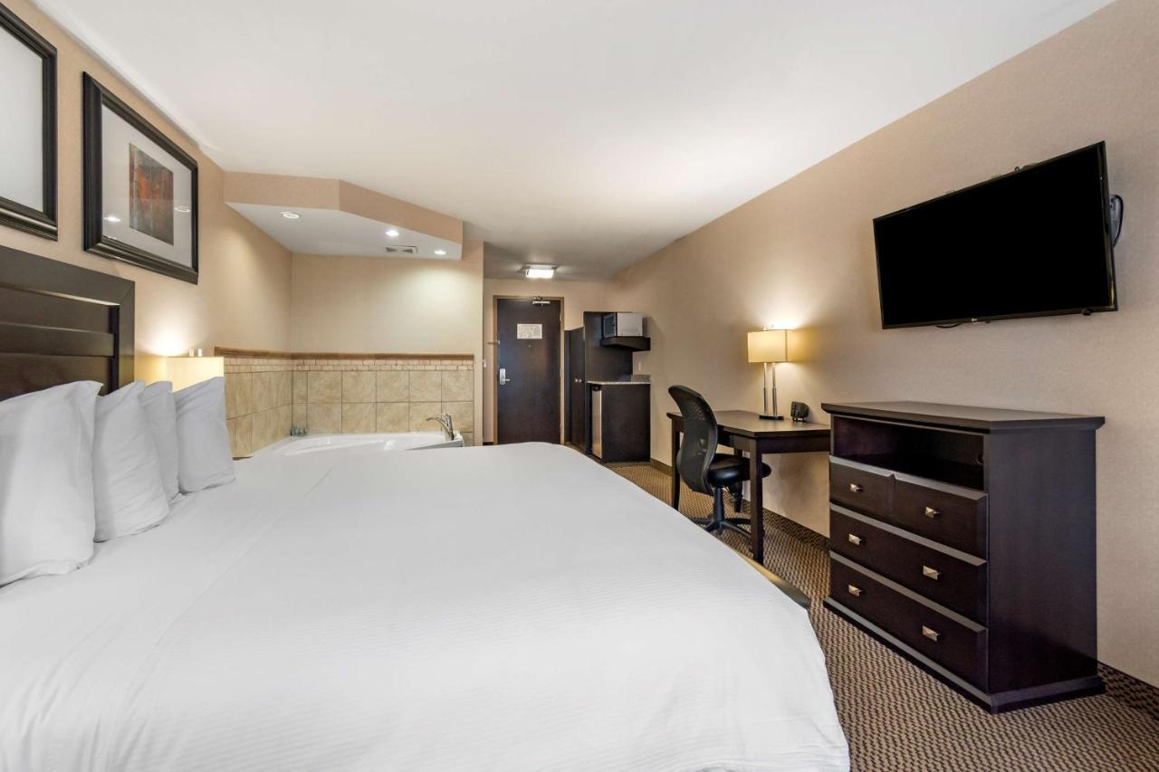 Best Western Bonnyville Inn & Suites Екстер'єр фото