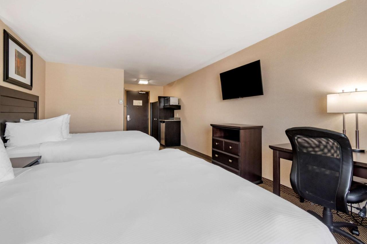 Best Western Bonnyville Inn & Suites Екстер'єр фото