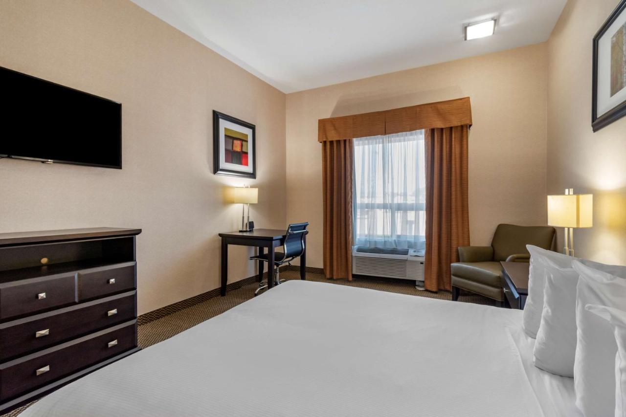 Best Western Bonnyville Inn & Suites Екстер'єр фото