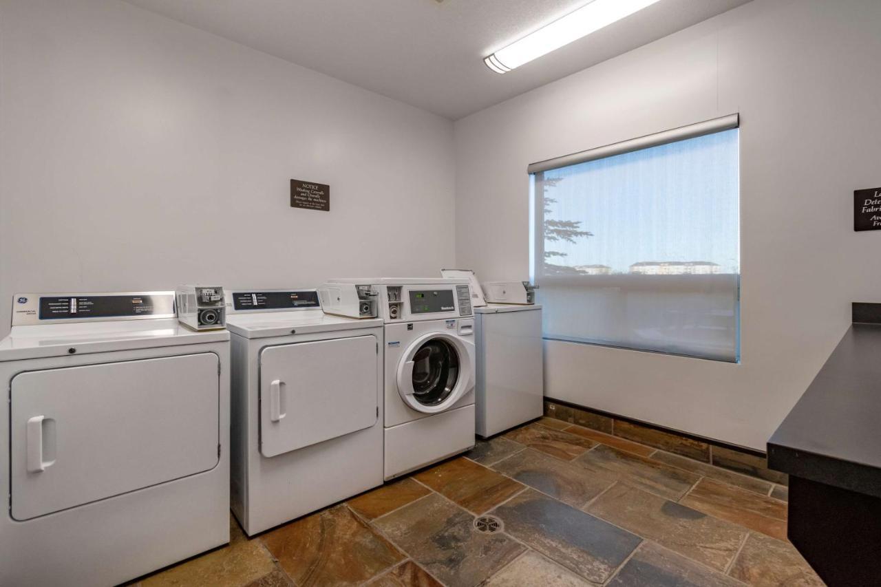 Best Western Bonnyville Inn & Suites Екстер'єр фото