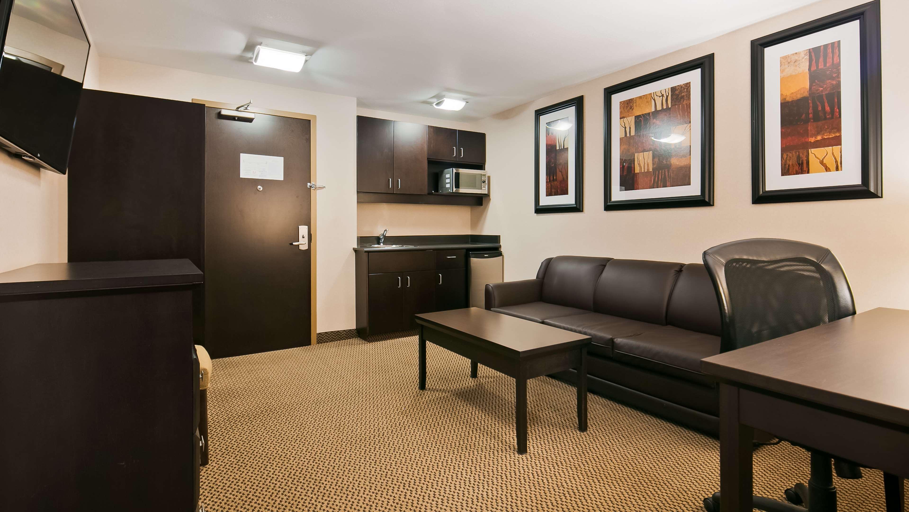 Best Western Bonnyville Inn & Suites Екстер'єр фото