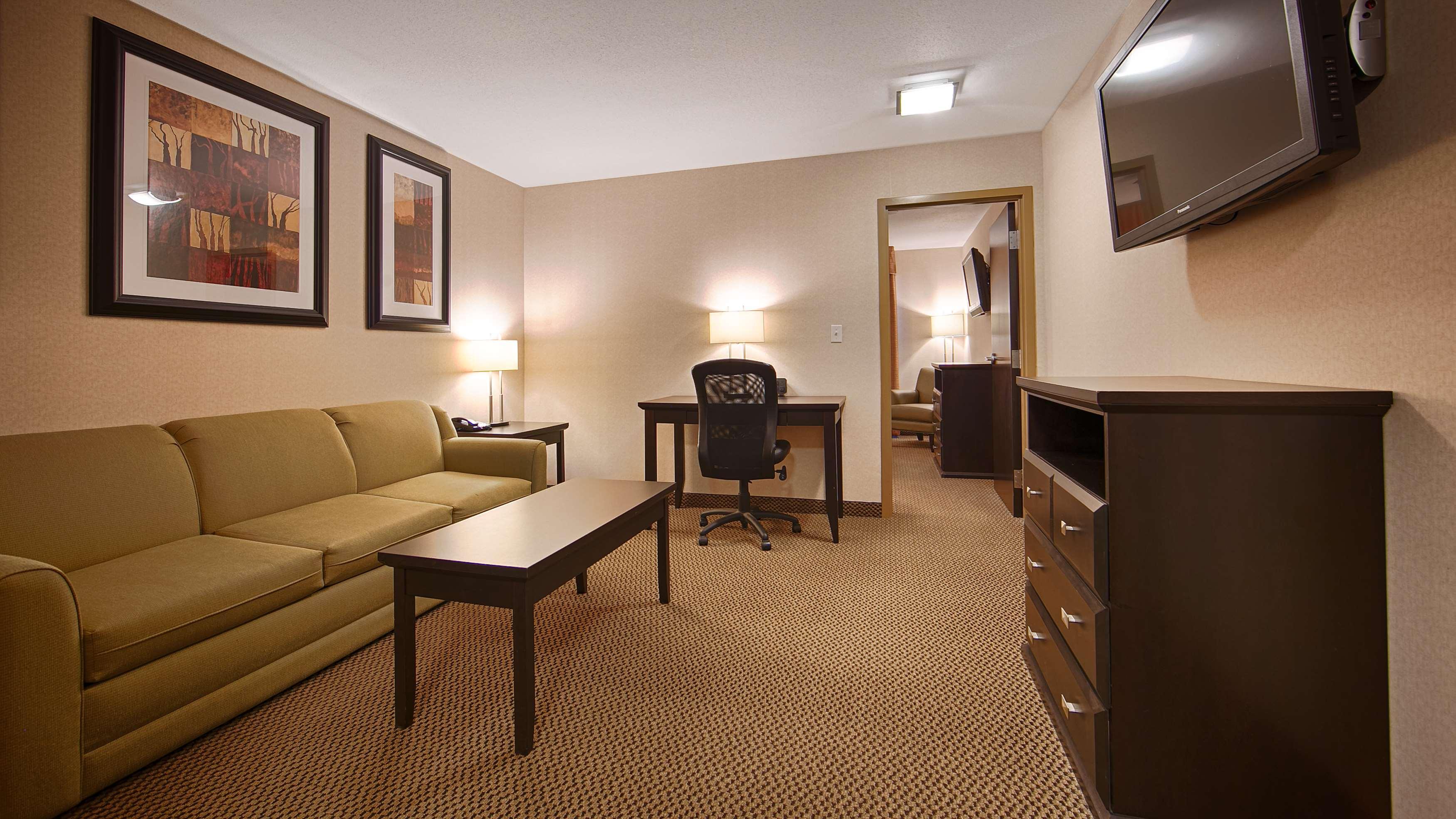 Best Western Bonnyville Inn & Suites Екстер'єр фото