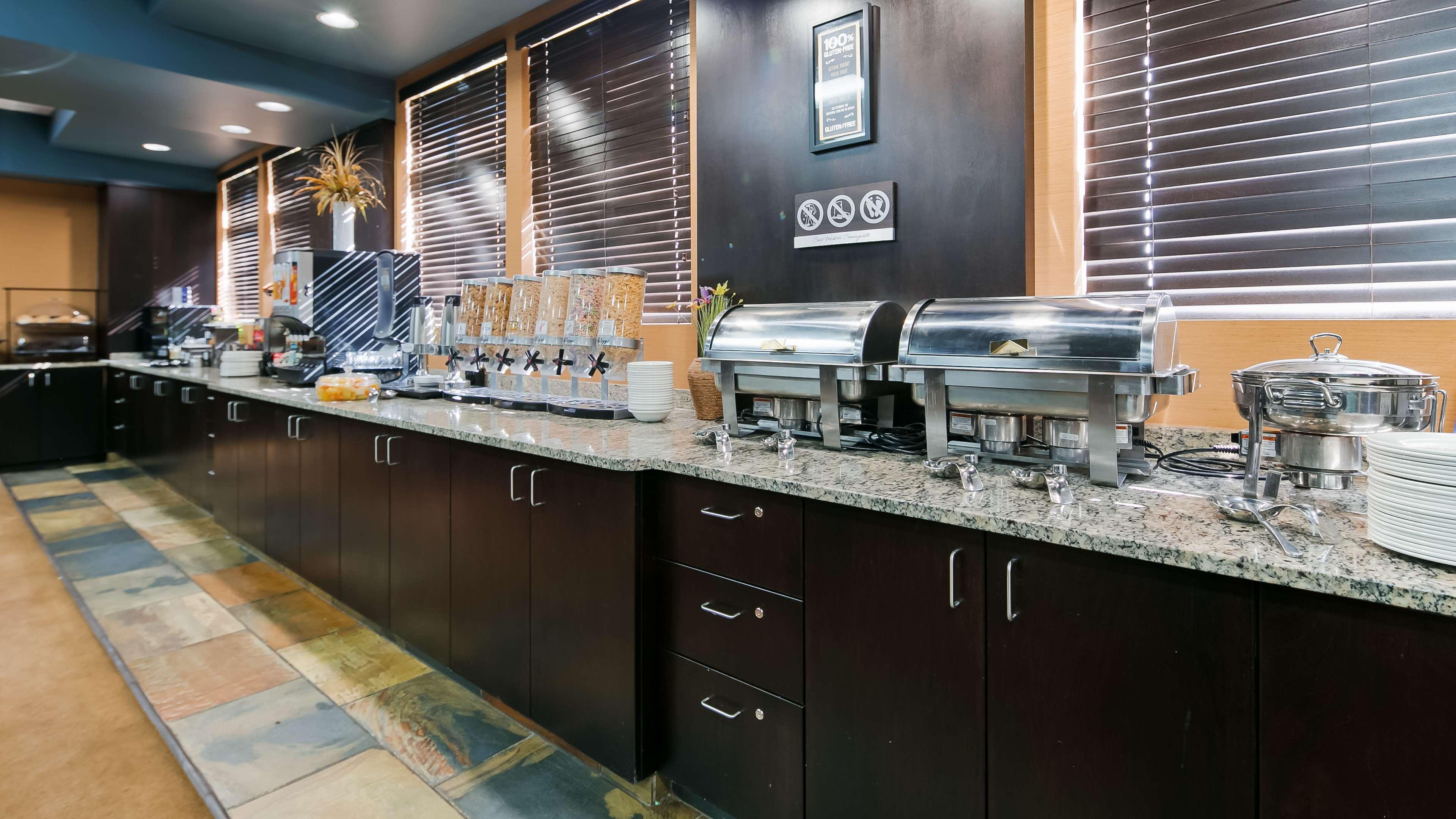 Best Western Bonnyville Inn & Suites Екстер'єр фото