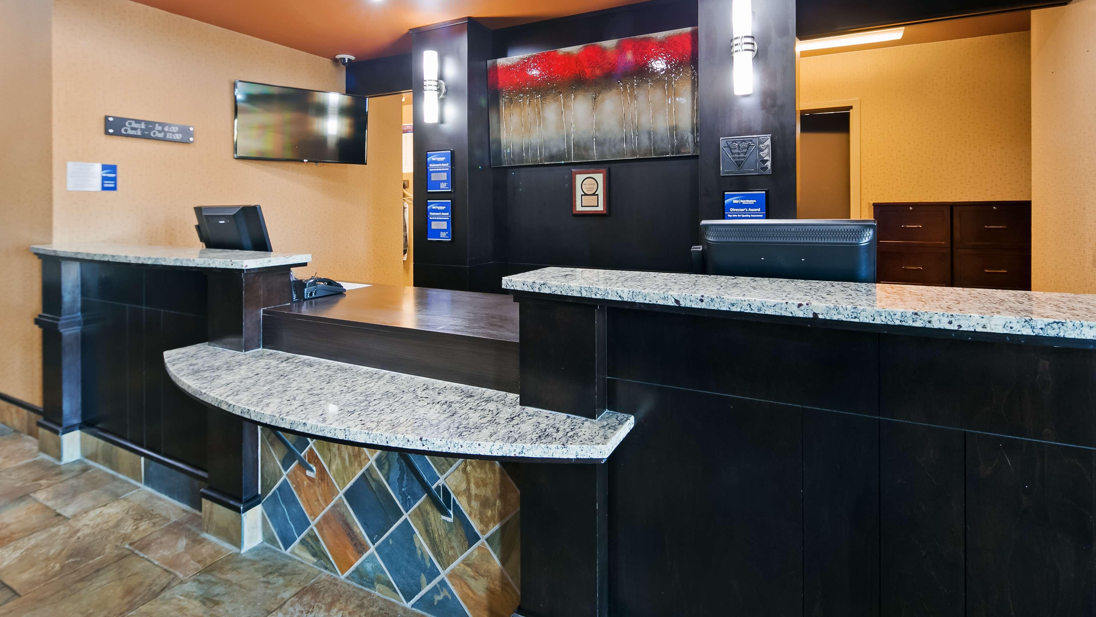 Best Western Bonnyville Inn & Suites Екстер'єр фото