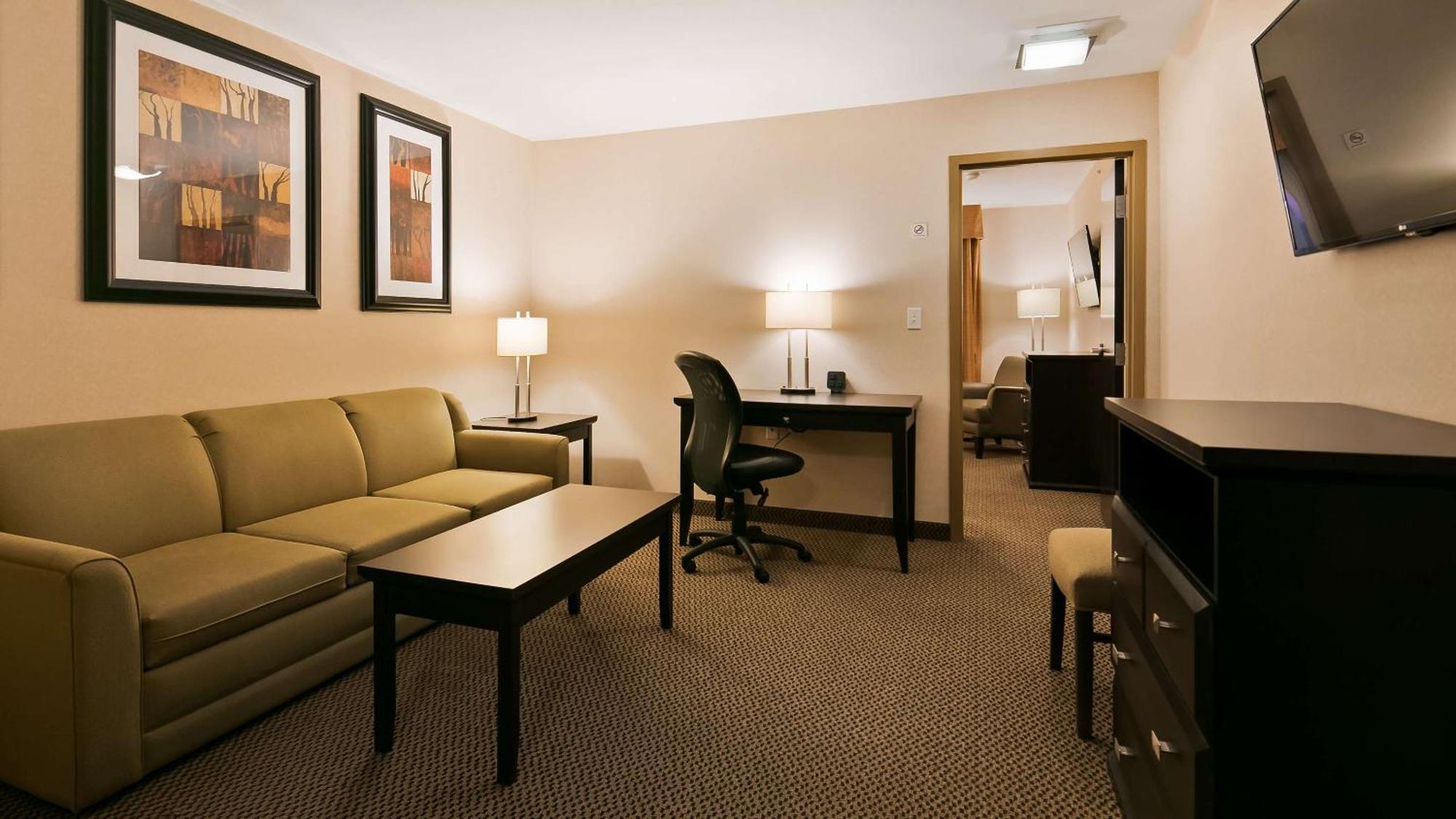 Best Western Bonnyville Inn & Suites Екстер'єр фото