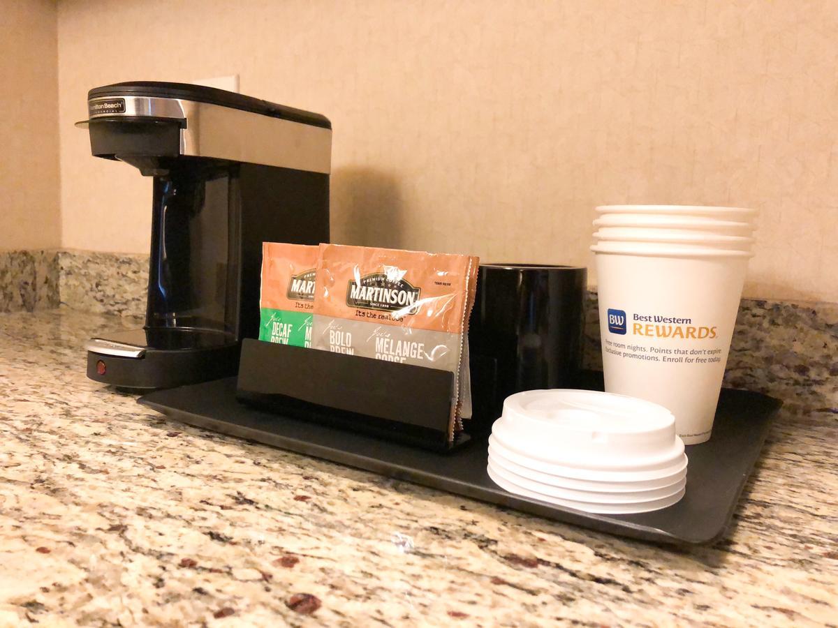 Best Western Bonnyville Inn & Suites Екстер'єр фото